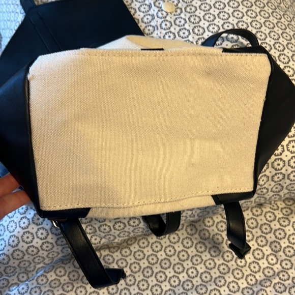 Vegan  canvas DEUX LUX adjustable back pack purse Never used with dust bag - Picture 7 of 7